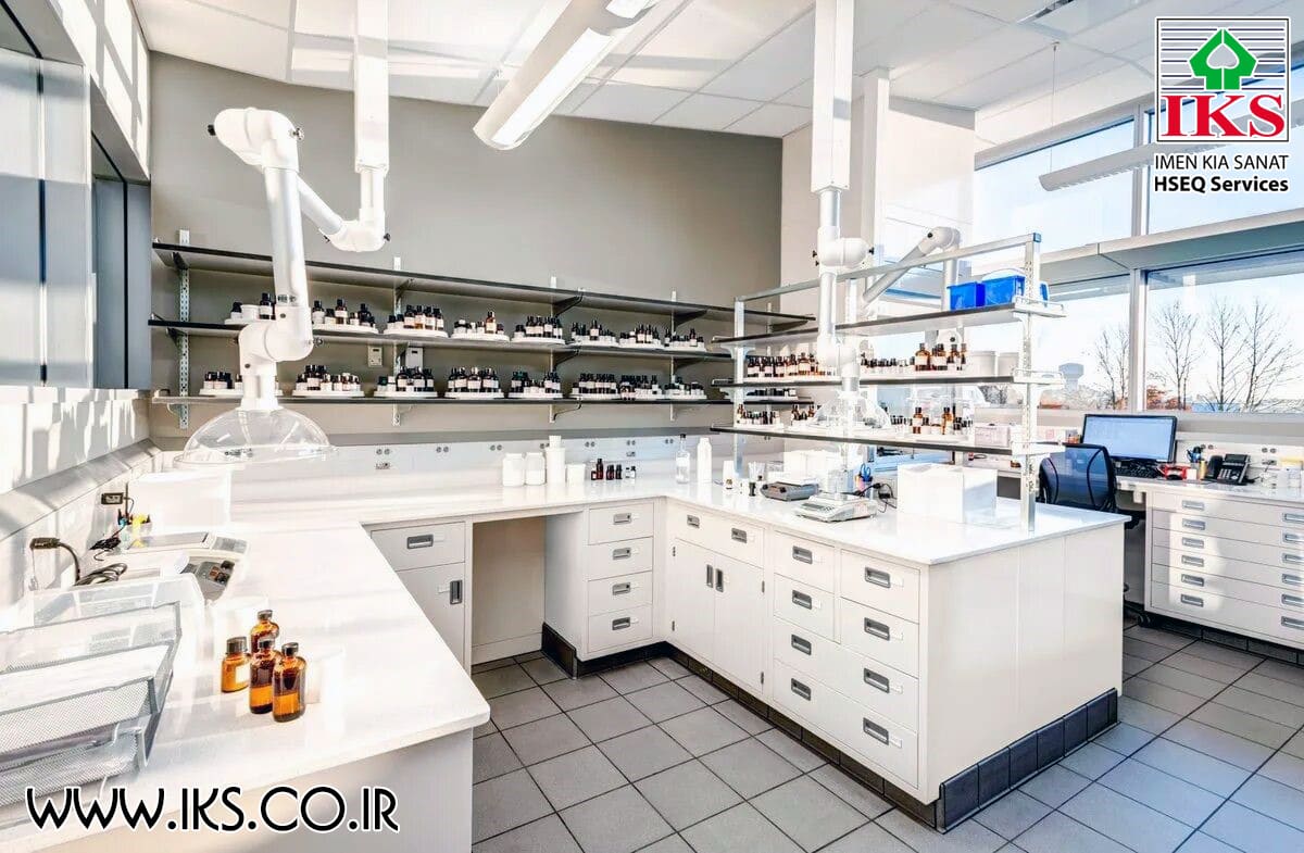 نگاهی به انواع آزمایشگاه و خدمات آزمایشگاهی ضروری در صنایع